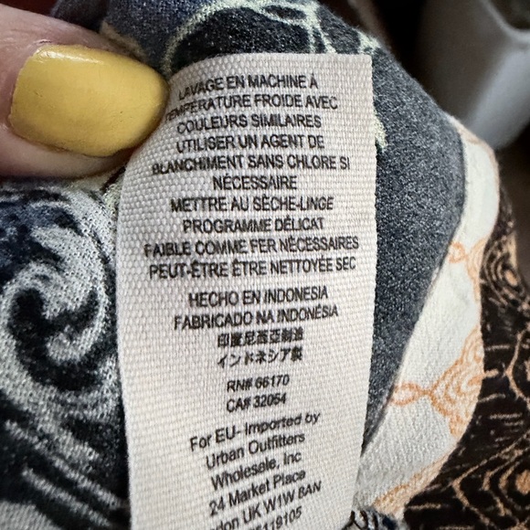 Free People Catch Me If You Can Blouse XSmall Black Boho Leopard Cheetah Top - Picture 7 of 11